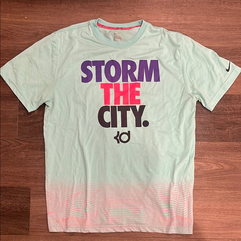 Nike Men's Graphic T-Shirt - Light Blue/green